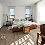 Shangri La (adults Only) Bed & Breakfast 4*