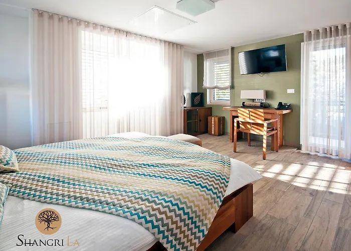 Shangri La (adults Only) Oda ve Kahvaltı