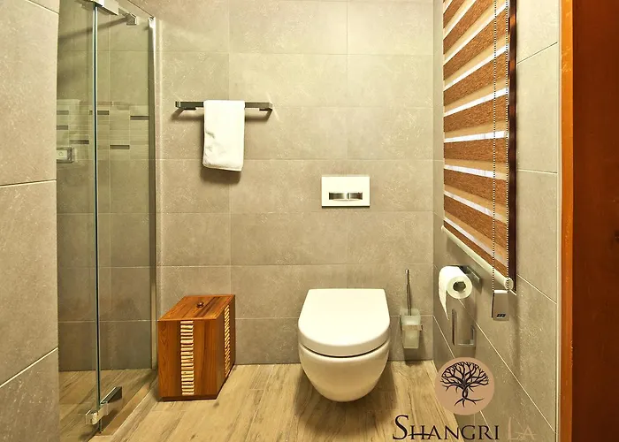 Shangri La (adults Only) Oda ve Kahvaltı 4*