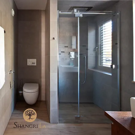 Shangri La (adults Only) Bed & Breakfast