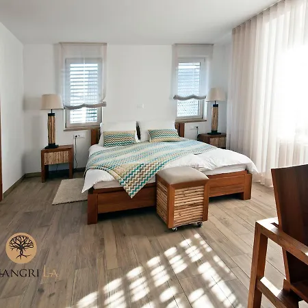 Shangri La (adults Only) B&B 4*