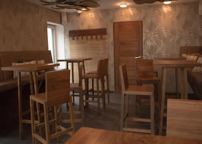 Nočitev z zajtrkom Shangri La (adults Only) 4*