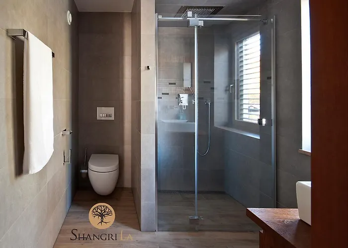 Shangri La (adults Only) Bed & Breakfast